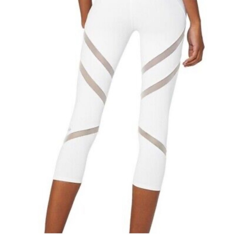 Like New Alo Cropped Legging - Picture 2 of 8
